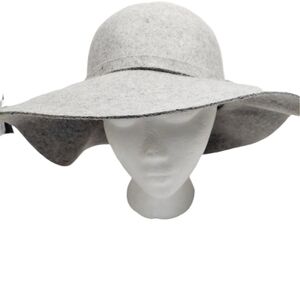 Tart 100% Wool Hat Gray Spickled Floppytable EUC